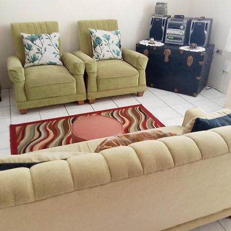 Cozy & Comfy Portmore Exterior foto